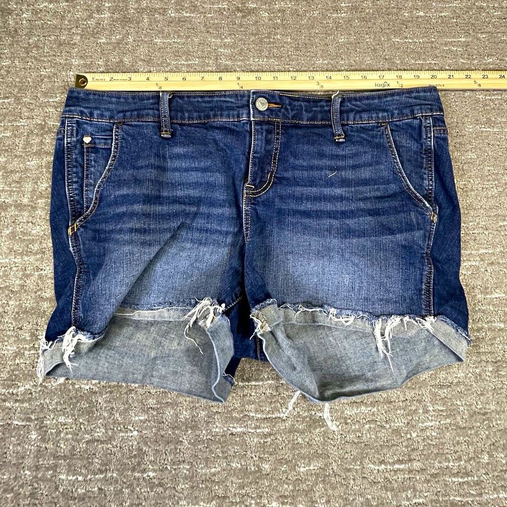Torrid Women’s Denim Cut Off Shorts Blue Medium Wash Mid Rise Plus 18 3"